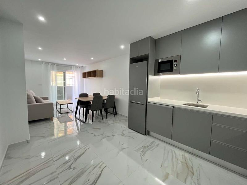 Foto 47ed9e88-ee0d-43fa-8ef6-37b0e3d8b612. Apartament amb calefacció piscina a Centro - Muelle Pesquero Torrevieja