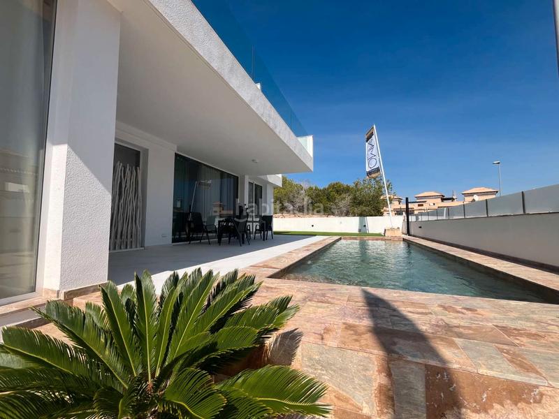 Foto 4c69b300-0d05-44f4-937d-859d7e8502b5. Chalet with pool in Los Almendros Orihuela