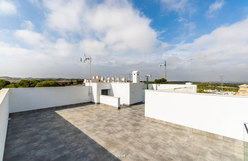 Foto 5b0bc9c9-e97f-485a-8850-7afa3ac91fa2. Chalet with pool in Los Almendros Orihuela