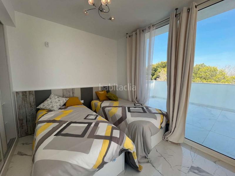 Foto 8b3328bd-6f2d-458c-bf8f-31d9df4f82b9. Xalet amb piscina a Los Almendros Orihuela