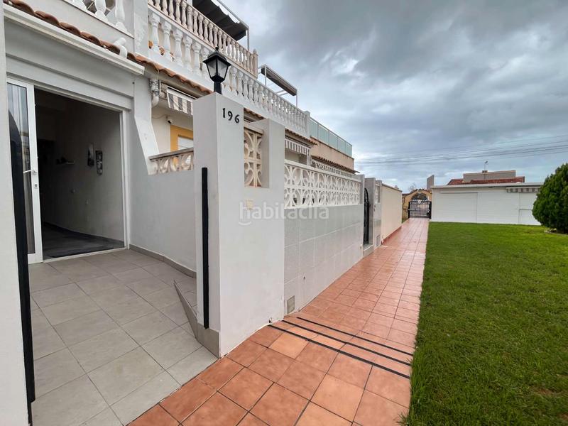 Foto c3aa217b-1f95-4e1e-a79c-a18339693117. Casa aparellada a La Florida Orihuela