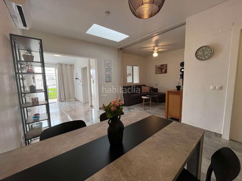 Foto b66afa05-2fd7-43f3-b1d7-e5994ea45292. Maison jumelée dans La Florida Orihuela