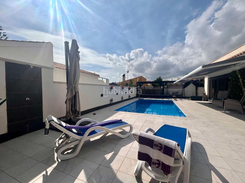 Foto 736f649b-b79a-460f-b9b4-f5216f037540. Chalet con riscaldamento piscina in La Florida Orihuela