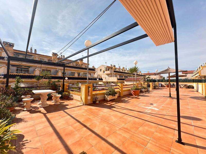 Foto 5875f3e5-e7da-4abf-b44f-bc0a33b99fd1. Duplex avec piscine dans La Florida Orihuela