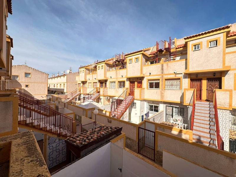 Foto 26e74adc-44c0-48f2-8f1b-e442dfe38ada. Duplex with pool in La Florida Orihuela