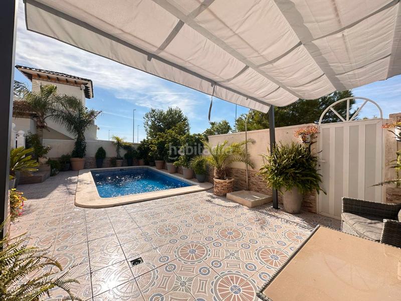 Foto 3ea1686a-7cb8-4f61-ac3b-a82805d375f7. Chalet mit pool in La Zenia Orihuela