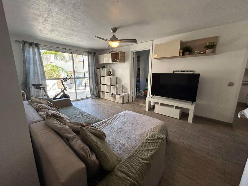 Foto d193baf6-2861-459e-8154-548255252a8b. Chalet mit pool in La Zenia Orihuela