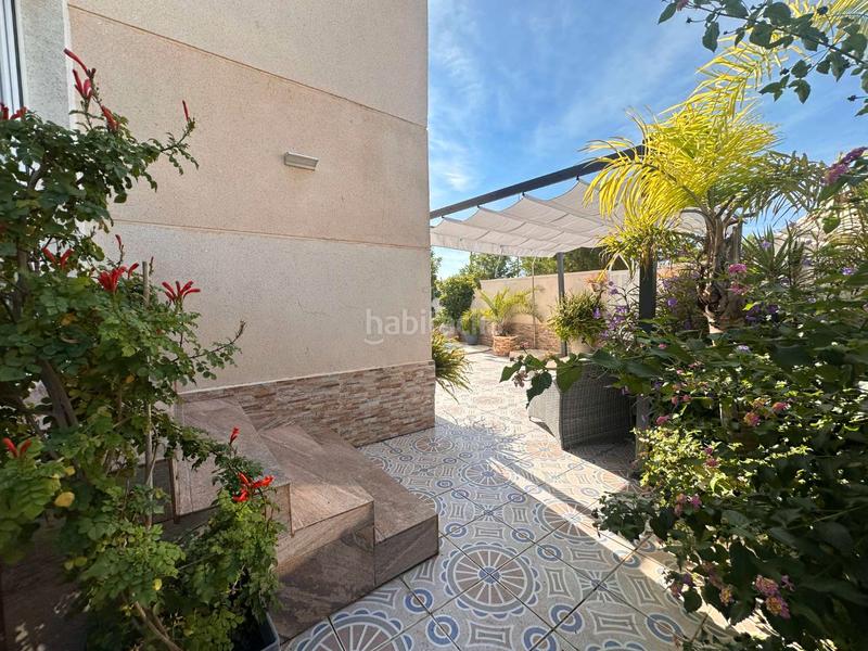 Foto e1de8f41-3946-4e1f-8606-2e743d896bff. Chalet mit pool in La Zenia Orihuela