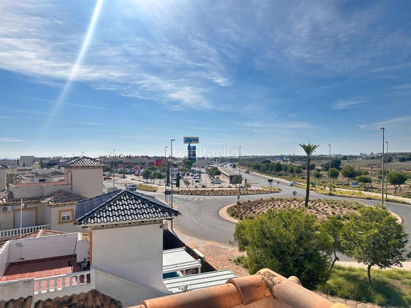 Foto ee1dba0f-b7c9-46a1-87b4-73ccb92f38ea. Xalet amb piscina a La Zenia Orihuela