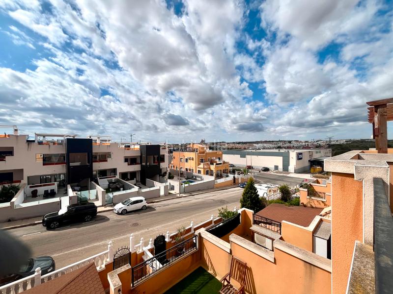 Foto d24ccc79-340b-48ee-9e1d-6d865bd52fa5. Duplex avec chauffage piscine dans La Florida Orihuela