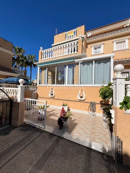 Foto 42869606-2d01-4ae5-8644-629c3f0cd4fa. Casa amb piscina a Playa Flamenca Orihuela