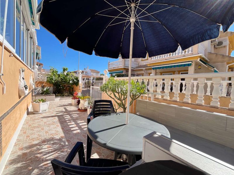 Foto cb314c65-4e07-41b3-ac6b-d00522059b17. Casa amb piscina a Playa Flamenca Orihuela