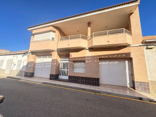 Haus in Pilar de la Horadada Ciudad