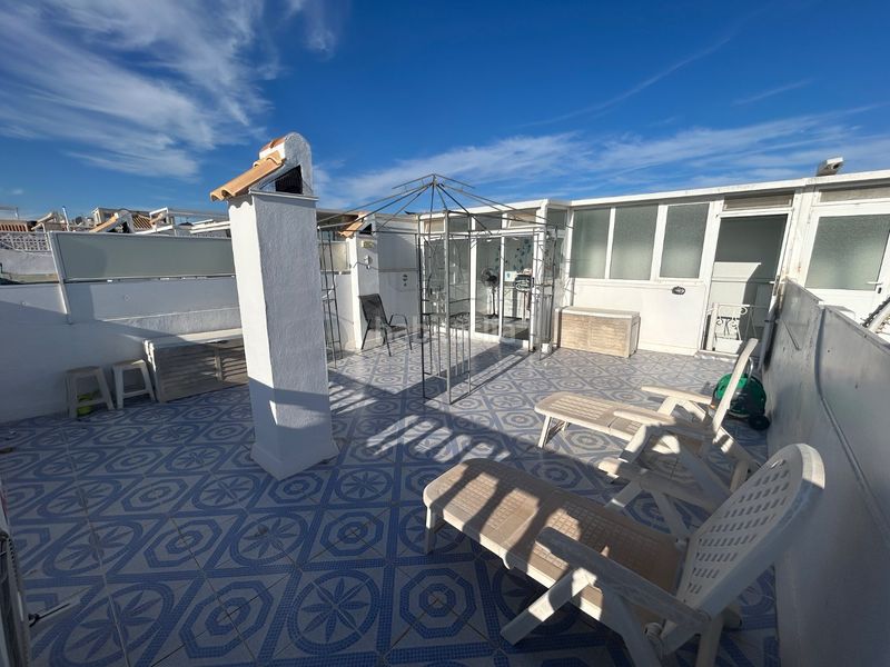 Foto ac4435b5-e3fc-46ed-97fb-db1d331bd44a. Casa amb piscina a La Florida Orihuela