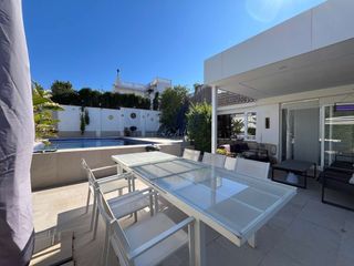 Chalet in Los Balcones-Los Altos