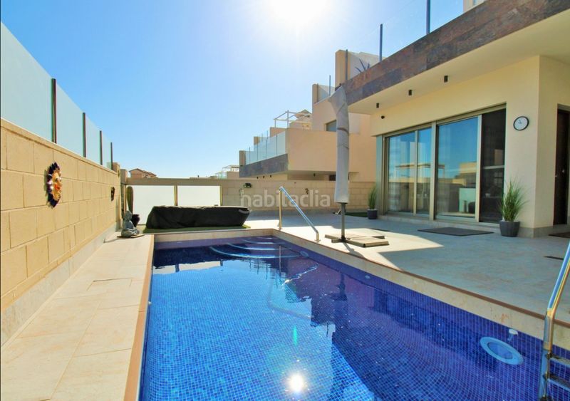 Foto bd01413e-2083-482a-bd35-7f048ece0682. Xalet amb calefacció piscina a Los Almendros Orihuela
