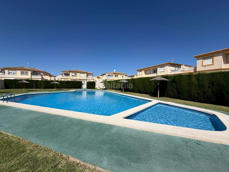 Foto 6d3eeff4-cbd8-465f-bc6e-c38b1a85c807. Apartament amb piscina a Playa Flamenca Orihuela