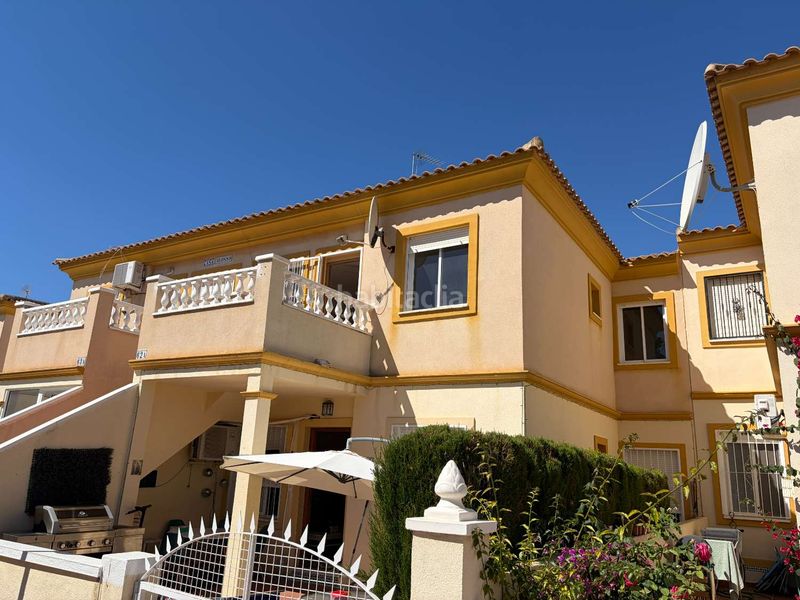 Foto b35bb9ca-ff7d-492a-a1cb-1b36042ca115. Apartament amb piscina a Playa Flamenca Orihuela
