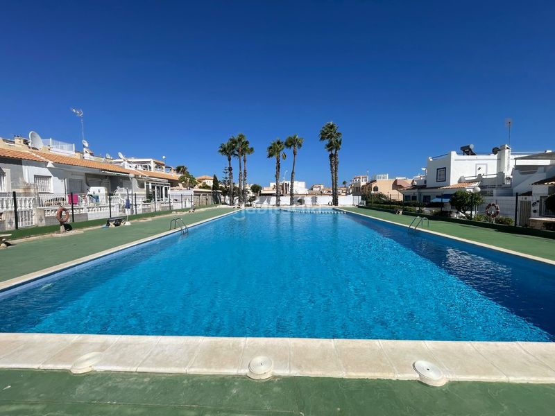 Foto da531a59-2183-4493-bb0c-c4b43ac2ee9b. Dúplex amb calefacció piscina a La Florida Orihuela