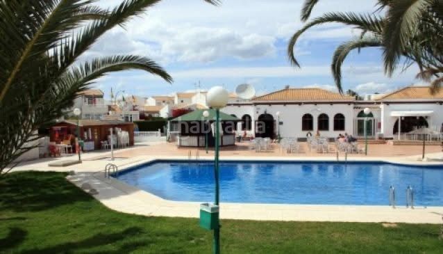 Foto 92c4c670-a025-4213-9246-8f311e845139. Apartament amb calefacció piscina a La Florida Orihuela