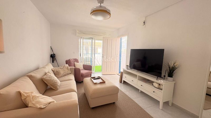 Foto e0bea980-2d05-49d2-b10f-1e9556e13410. Apartament amb calefacció piscina a La Florida Orihuela