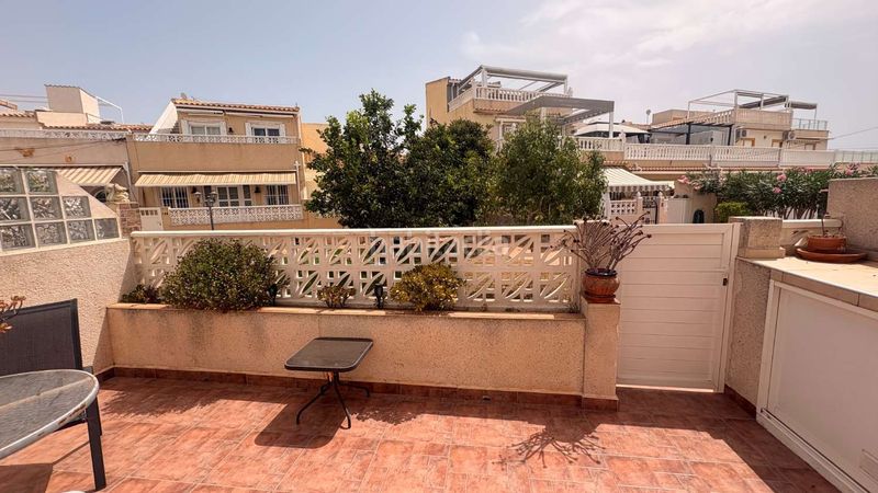 Foto eda2d2f4-d600-4f33-971c-4332f85f9638. Casa amb calefacció a La Florida Orihuela