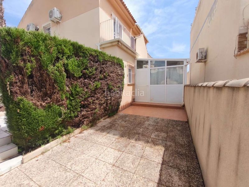 Foto c6893fde-8eb1-44c6-980f-78056a8e9d54. Dúplex amb calefacció piscina a La Florida Orihuela