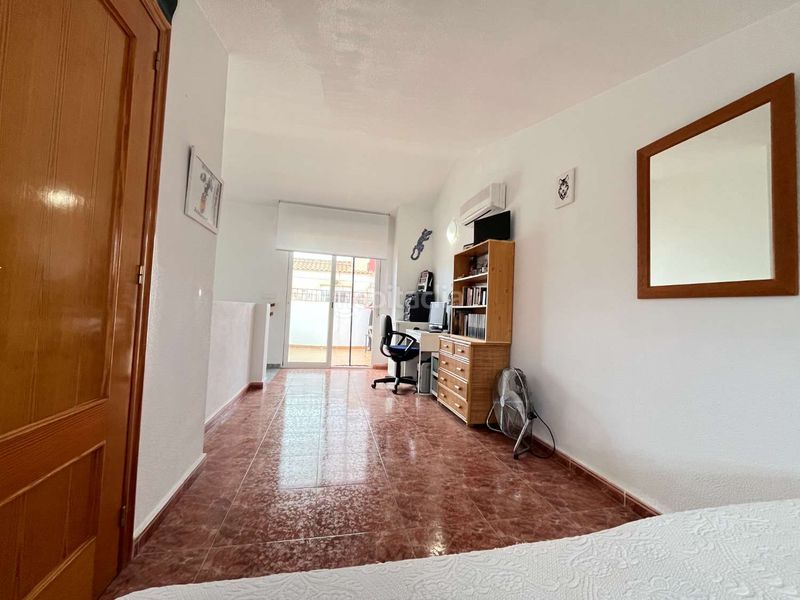 Foto de164da5-8e0a-4778-a032-5947fc47b69e. Casa adossada amb aparcament piscina a Playa Flamenca Orihuela