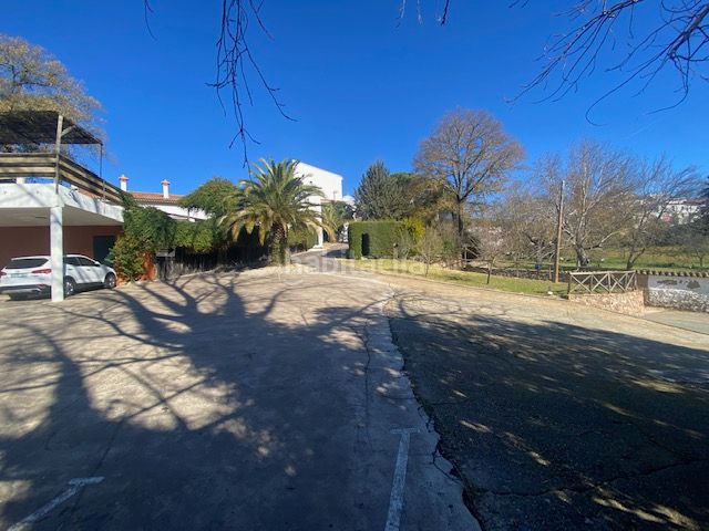 Foto a6f6be25-59ba-47f2-becb-139091409a1b. Edificio in Galaroza