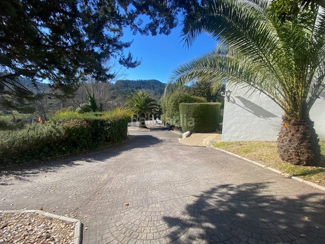 Foto afbbf23b-cda3-4740-9500-a2a818eb64f0. Edificio in Galaroza