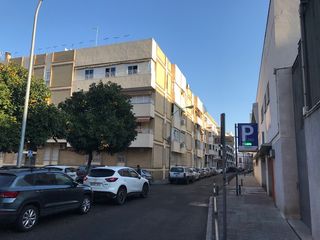 Miete Etagenwohnung  Ardilla. Alquiler vivienda en barrio remedios-triana