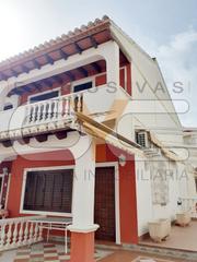 Casa aparellada  Avenida de la libertad. Oportunidad única