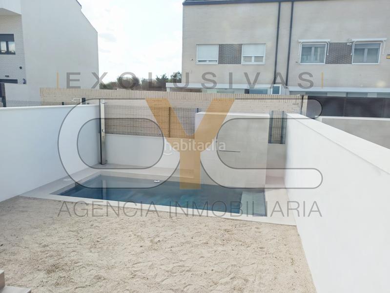 Foto c4b77cbe-8b3e-4d44-bd53-f709b4842594. Maison jumelée avec chauffage parking piscine dans Universidad-Hospital Fuenlabrada