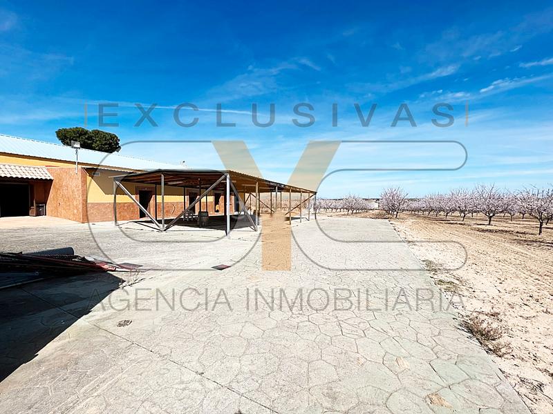 Foto 93fb7ad7-bfc2-41fb-9b41-45f8fc24c39f. Fondo rustico in Griñón