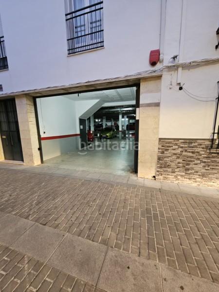Foto 4e079721-c5c1-4cc9-a64e-29b6e2eba18b. Miete autoparkplatz in calle mires 20 in La Calzada Lucena