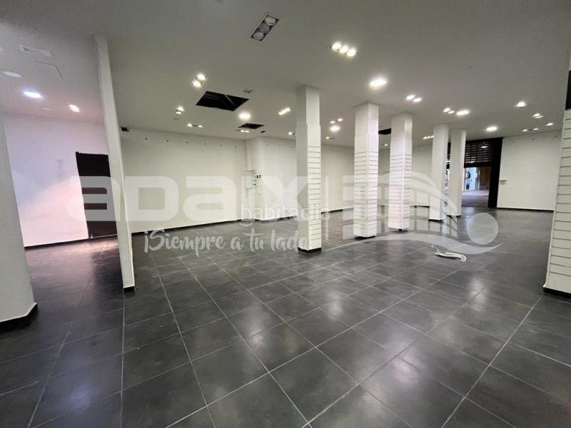 Foto a5389241-9e05-48d8-9ebe-83e646214c94. Lloguer local comercial a Centro Lucena