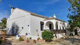 Bauernhof en San Francisco. Casa rural en venta en  lucena, c�rdoba