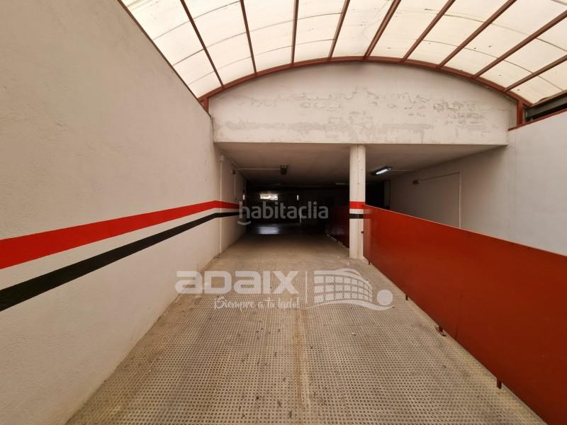 Foto 3043ef20-63b4-4fbd-b98d-a0e1cf576824. Aparcament cotxe a Poleares Lucena