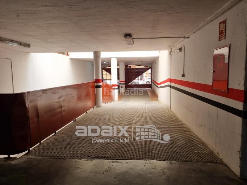 Foto c00f9dcf-7dc4-4aa7-b82f-d2011cb309bd. Aparcament cotxe a Poleares Lucena