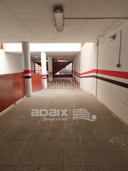 Foto e649440c-e55c-41ea-8873-c3ca2e5d08de. Aparcament cotxe a Poleares Lucena