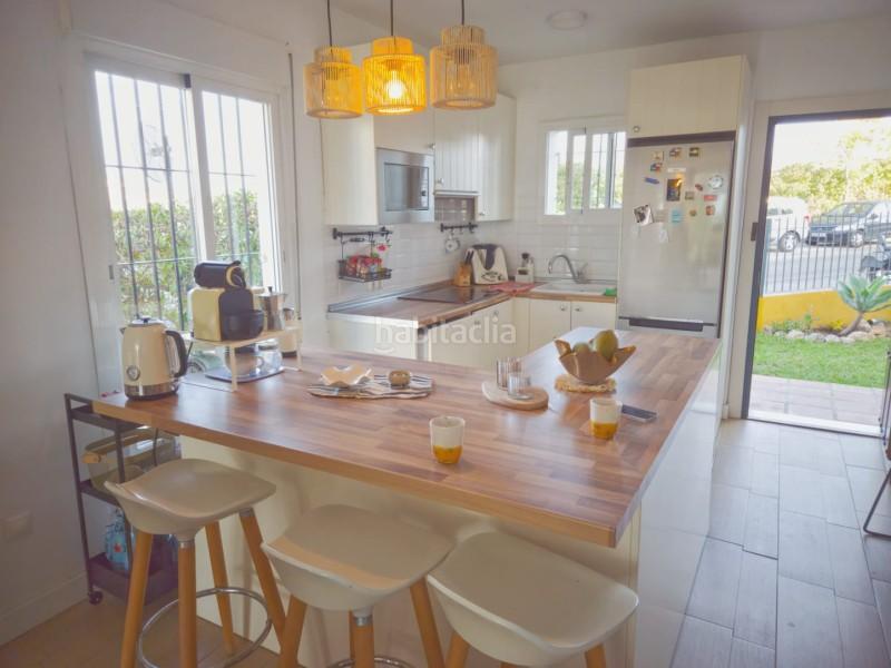 Foto 45b2361c-acf7-4d83-af25-cb16e0f9b8a2. Piano terra in urbanización el faro in El Faro de Calaburra - Chaparral Mijas