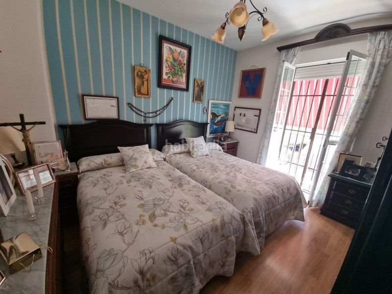 Foto f66e8fb5-ad2f-43ee-b452-d5edf40084d6. Casa a jardín Lucena Lucena