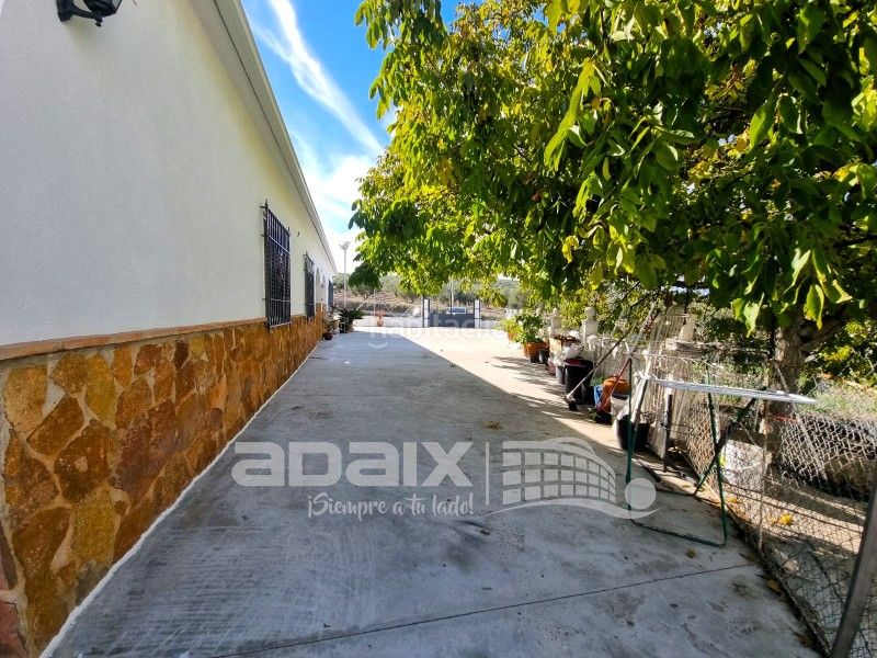 Foto c6dd2aec-ab19-47e8-8b00-ee852cb4f386. Masia amb calefacció a Poleares Lucena