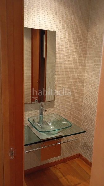 Foto bd5c8dbf-5e4b-4bb5-9e99-42c653f19a6d. Lloguer local comercial a Centro Lucena
