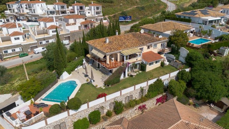 Foto 60e06923-9b86-4392-bd98-808fc24c3e8d. Casa amb aparcament piscina a Mijas pueblo Mijas