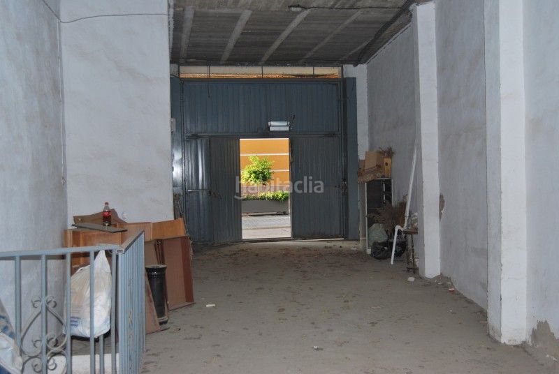 Foto f4258559-5a70-4c26-b30c-115e86396e9f. Local comercial a Centro Lucena