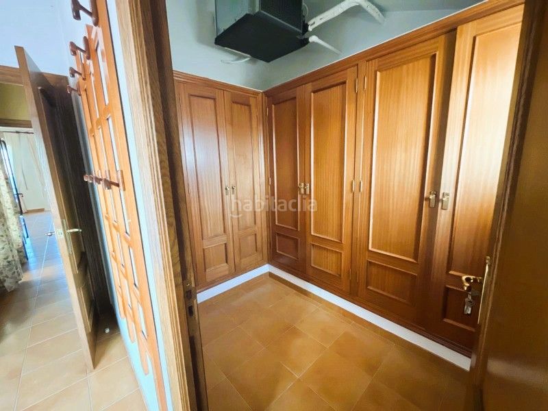 Foto 475be3bc-3621-4a02-a88f-2562ce1d842d. Casa amb aparcament a Centro Lucena
