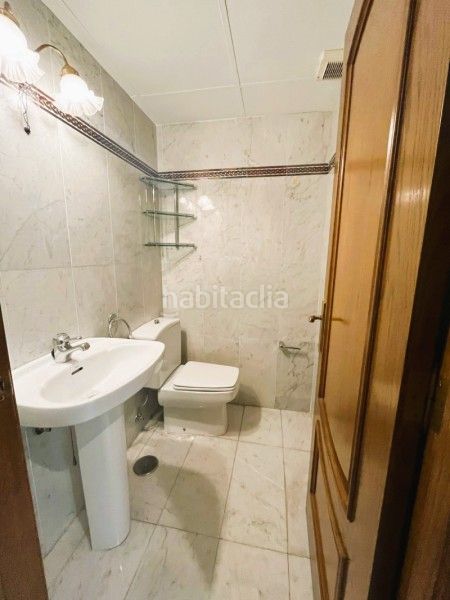 Foto 63e20a1e-de19-4659-91f7-20a6af7b0c32. Casa amb aparcament a Centro Lucena