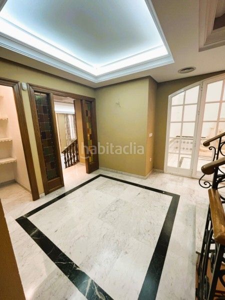 Foto 648c92b9-f9d0-4aab-91e8-fe5b88aa5350. Casa amb aparcament a Centro Lucena