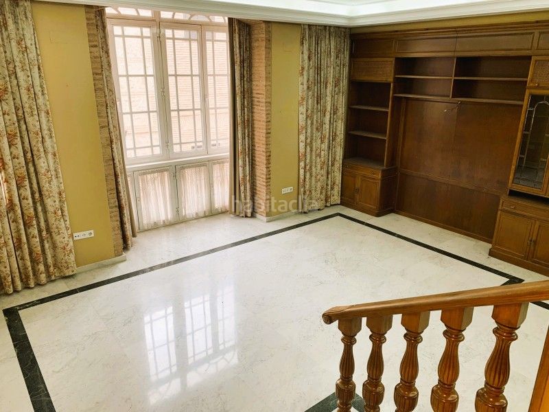 Foto c468a6bd-aade-492c-9f8b-ec9dd71fbc53. Casa amb aparcament a Centro Lucena